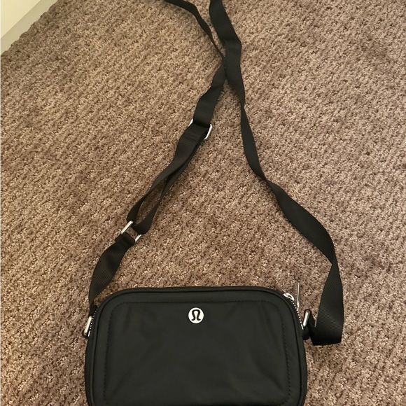 lululemon athletica Handbags - lululemon athletica Black Belt Bag